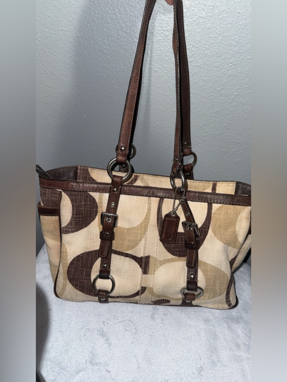 Coach crème Carly tote SOLD🚨